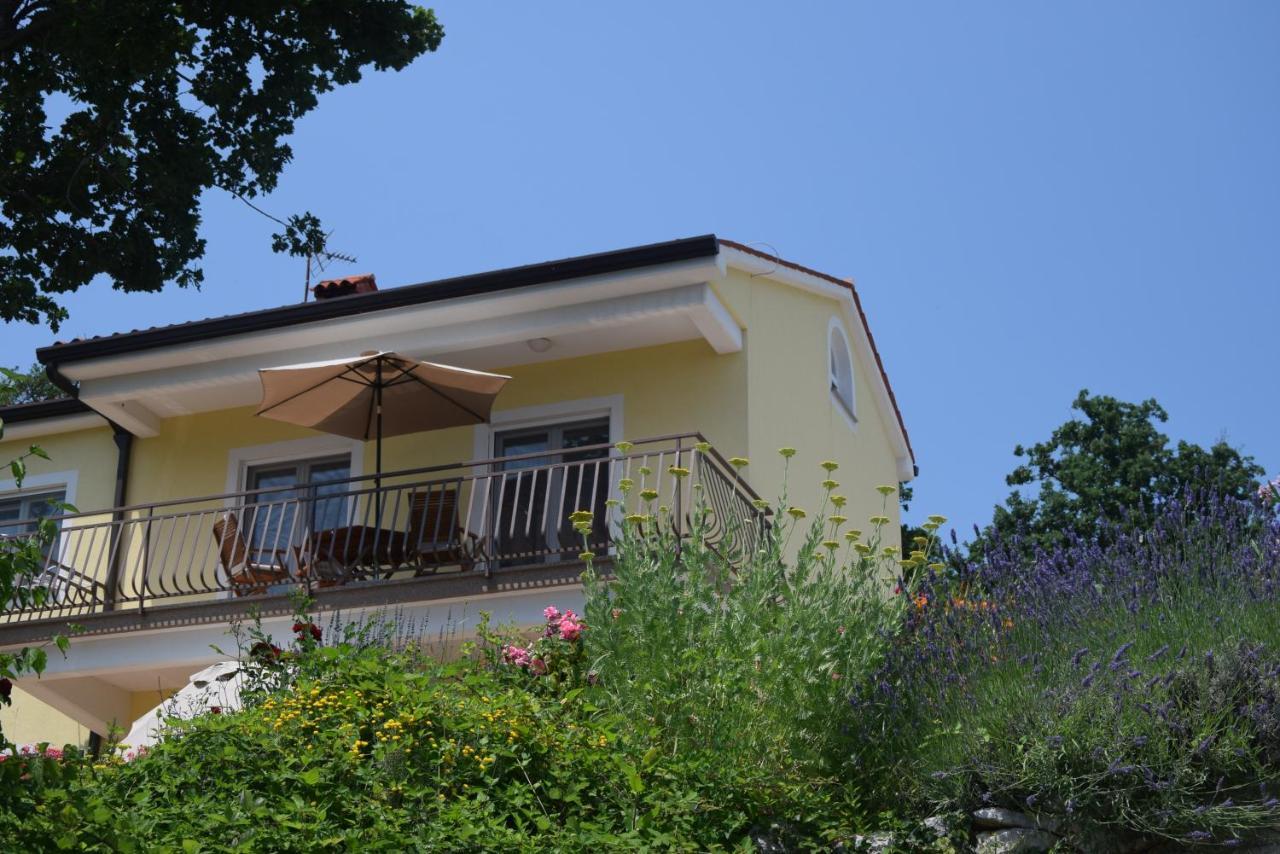 Apartments Sandra Brseč Extérieur photo