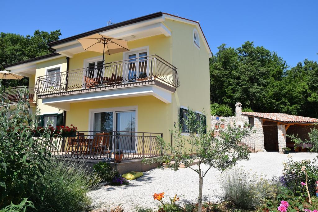 Apartments Sandra Brseč Extérieur photo
